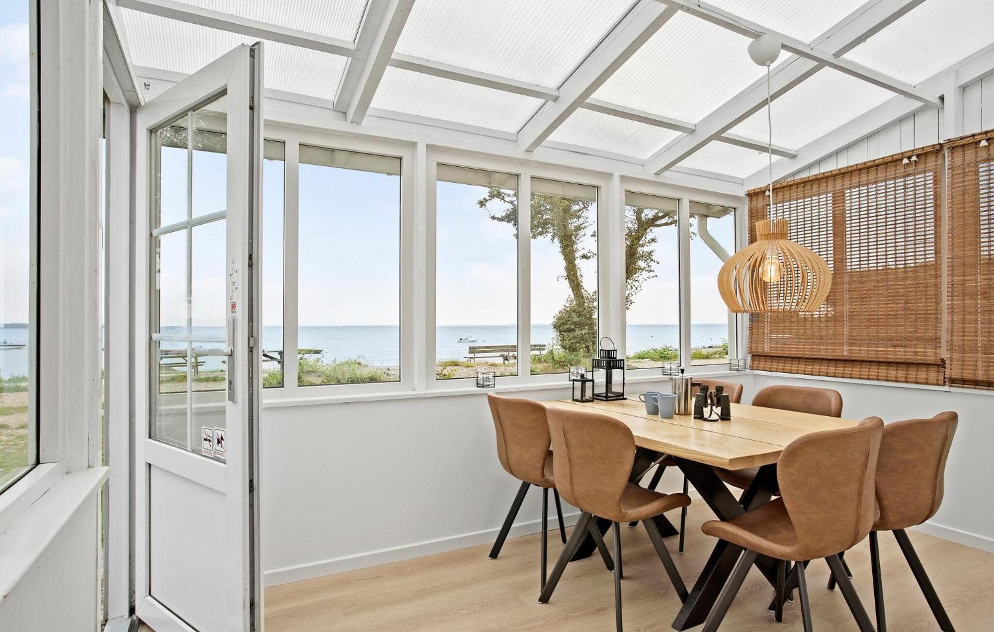 Beach Front Home In Sjolund With Kitchen מראה חיצוני תמונה